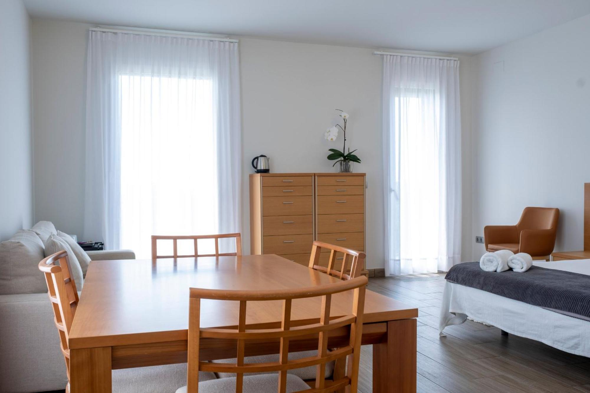 אסבו Hotel Campusphi מראה חיצוני תמונה