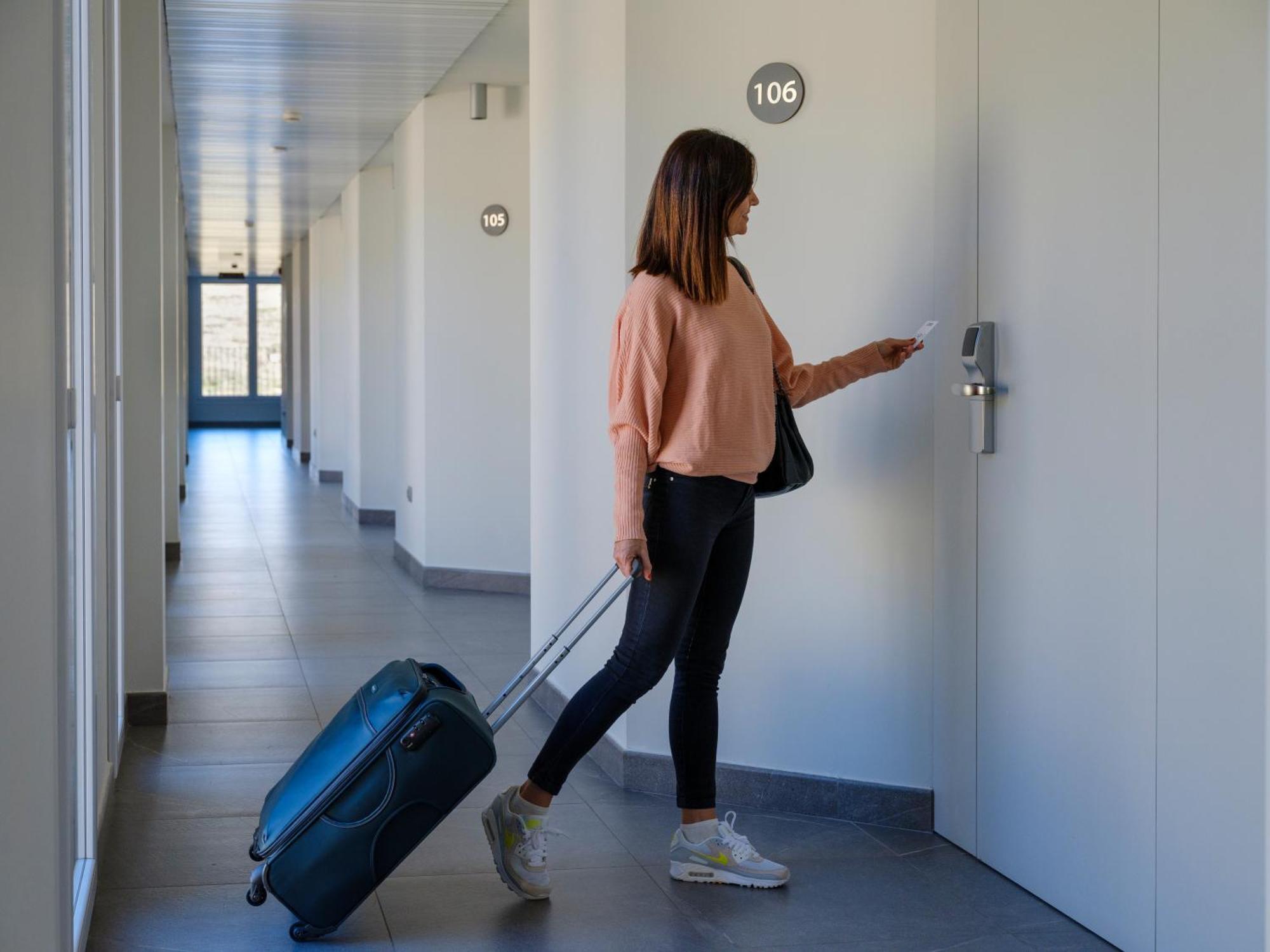 אסבו Hotel Campusphi מראה חיצוני תמונה